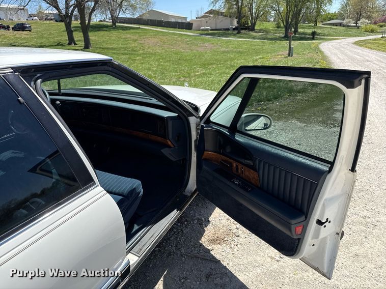 image for item DY8020 1992 Buick Park Avenue 