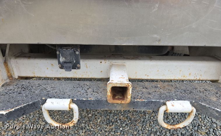 image for item EC0911 2018 Chevrolet Silverado 3500HD Crew Cab flatbed pickup truck