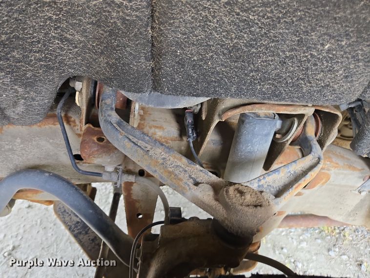 image for item EC0911 2018 Chevrolet Silverado 3500HD Crew Cab flatbed pickup truck