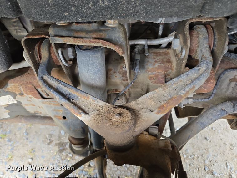 image for item EC0911 2018 Chevrolet Silverado 3500HD Crew Cab flatbed pickup truck