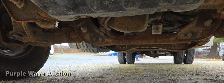 image for item EC0911 2018 Chevrolet Silverado 3500HD Crew Cab flatbed pickup truck