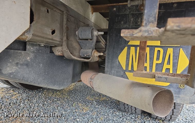 image for item EC0911 2018 Chevrolet Silverado 3500HD Crew Cab flatbed pickup truck