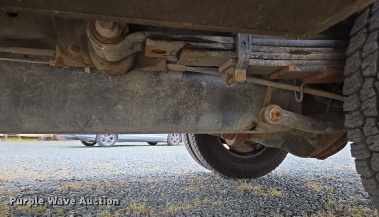 image for item EC0911 2018 Chevrolet Silverado 3500HD Crew Cab flatbed pickup truck