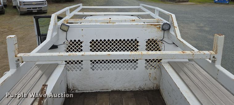 image for item EC0911 2018 Chevrolet Silverado 3500HD Crew Cab flatbed pickup truck