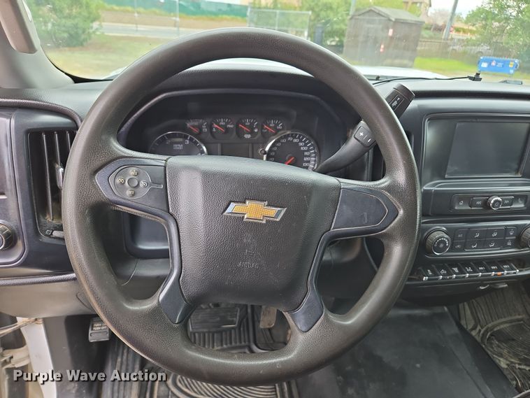 image for item EC0911 2018 Chevrolet Silverado 3500HD Crew Cab flatbed pickup truck