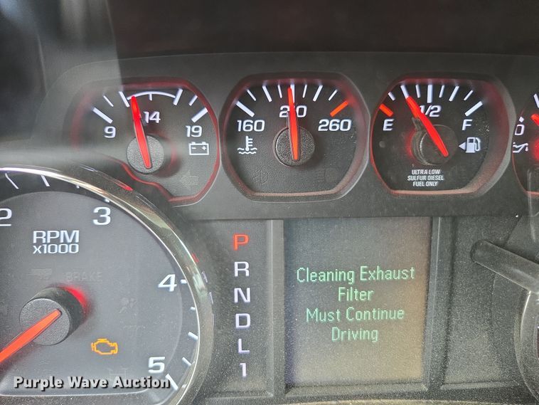 image for item EC0911 2018 Chevrolet Silverado 3500HD Crew Cab flatbed pickup truck