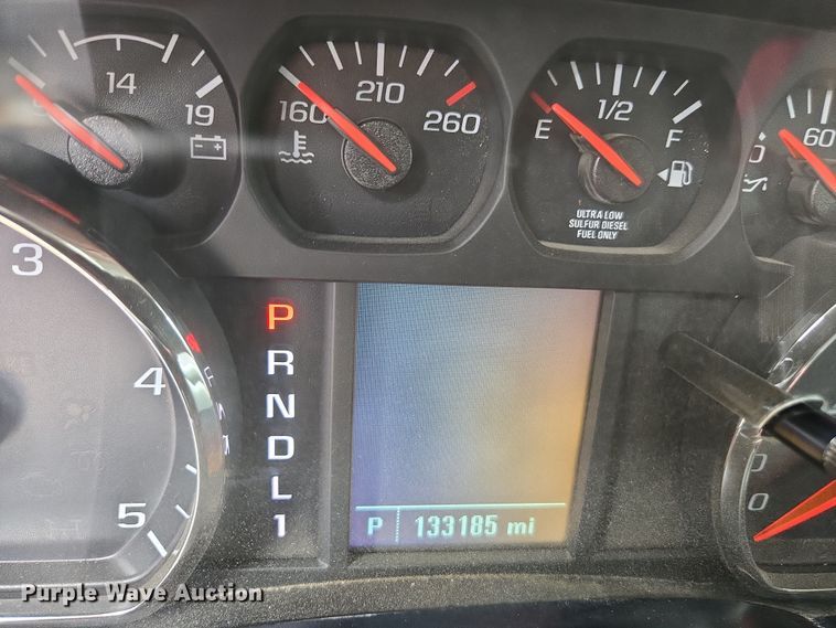 image for item EC0911 2018 Chevrolet Silverado 3500HD Crew Cab flatbed pickup truck