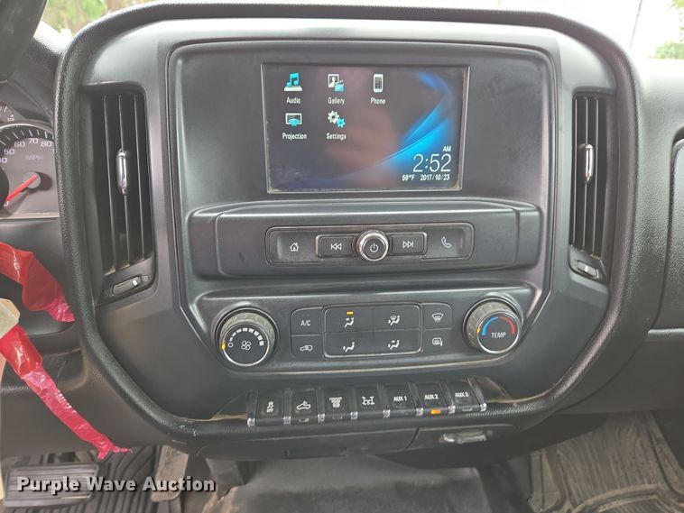 image for item EC0911 2018 Chevrolet Silverado 3500HD Crew Cab flatbed pickup truck