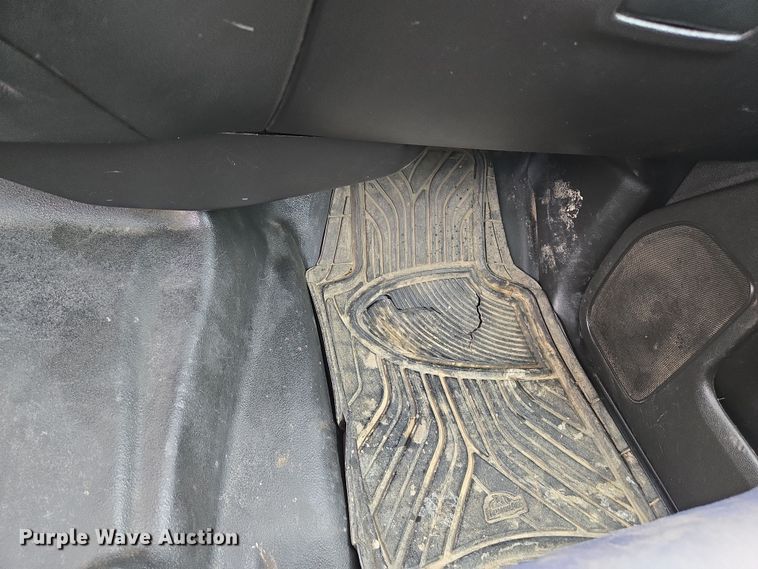 image for item EC0911 2018 Chevrolet Silverado 3500HD Crew Cab flatbed pickup truck