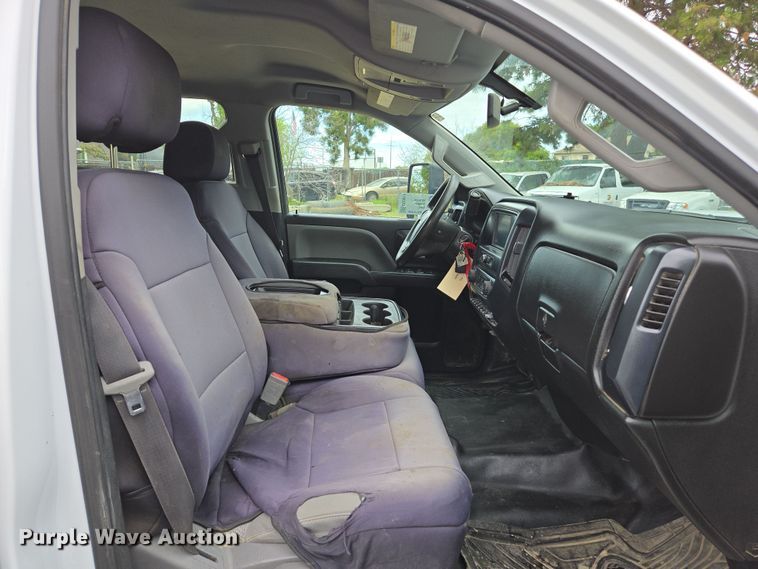 image for item EC0911 2018 Chevrolet Silverado 3500HD Crew Cab flatbed pickup truck