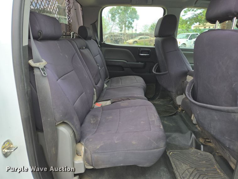 image for item EC0911 2018 Chevrolet Silverado 3500HD Crew Cab flatbed pickup truck