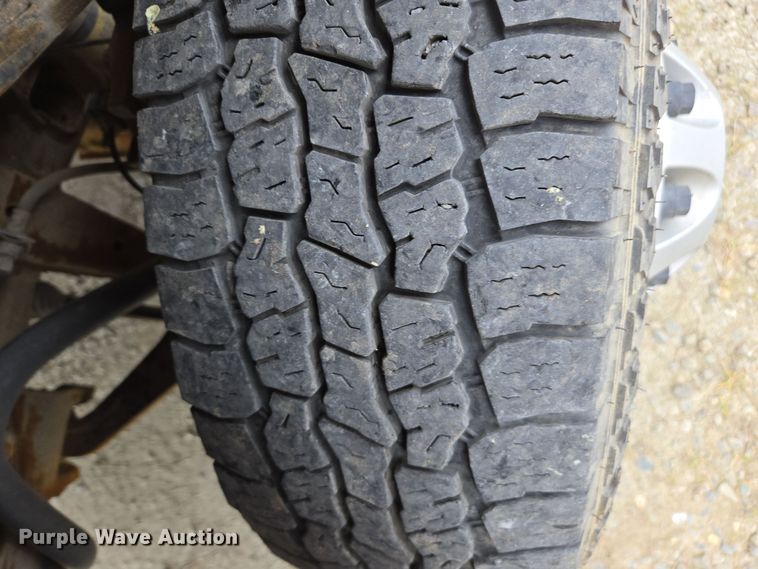 image for item EC0911 2018 Chevrolet Silverado 3500HD Crew Cab flatbed pickup truck