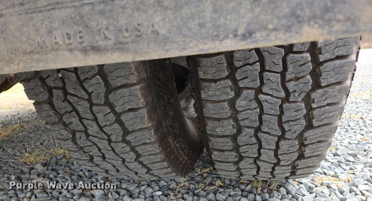 image for item EC0911 2018 Chevrolet Silverado 3500HD Crew Cab flatbed pickup truck