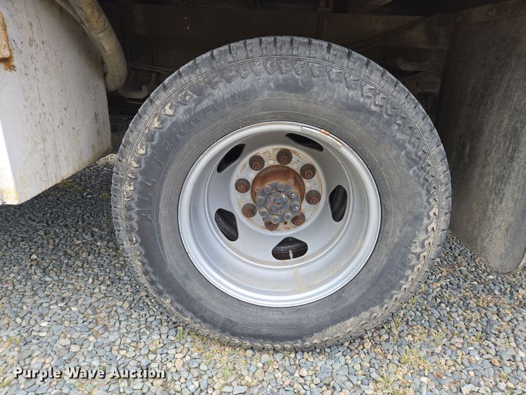 image for item EC0911 2018 Chevrolet Silverado 3500HD Crew Cab flatbed pickup truck