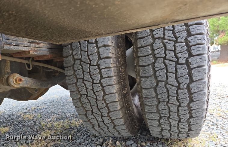 image for item EC0911 2018 Chevrolet Silverado 3500HD Crew Cab flatbed pickup truck