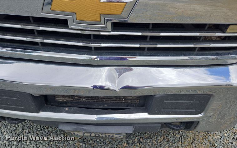 image for item EC0912 2018 Chevrolet Silverado 3500HD Double Cab flatbed pickup truck