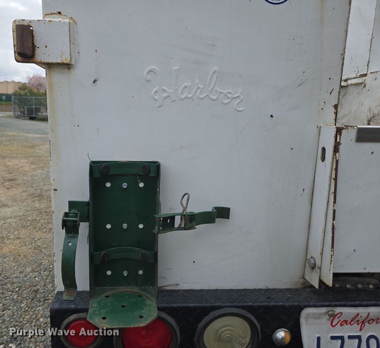 image for item EC0912 2018 Chevrolet Silverado 3500HD Double Cab flatbed pickup truck