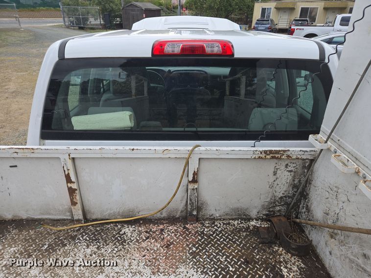 image for item EC0912 2018 Chevrolet Silverado 3500HD Double Cab flatbed pickup truck