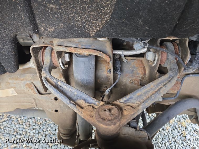 image for item EC0912 2018 Chevrolet Silverado 3500HD Double Cab flatbed pickup truck