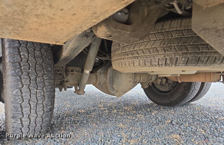 image for item EC0912 2018 Chevrolet Silverado 3500HD Double Cab flatbed pickup truck