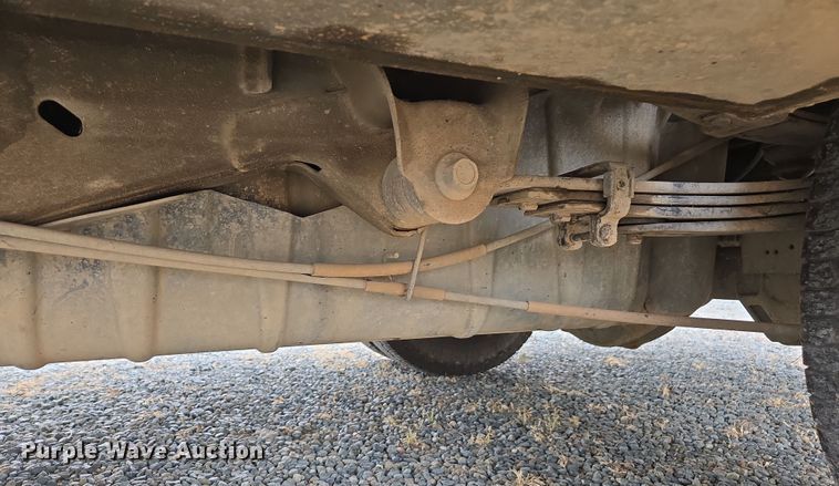 image for item EC0912 2018 Chevrolet Silverado 3500HD Double Cab flatbed pickup truck