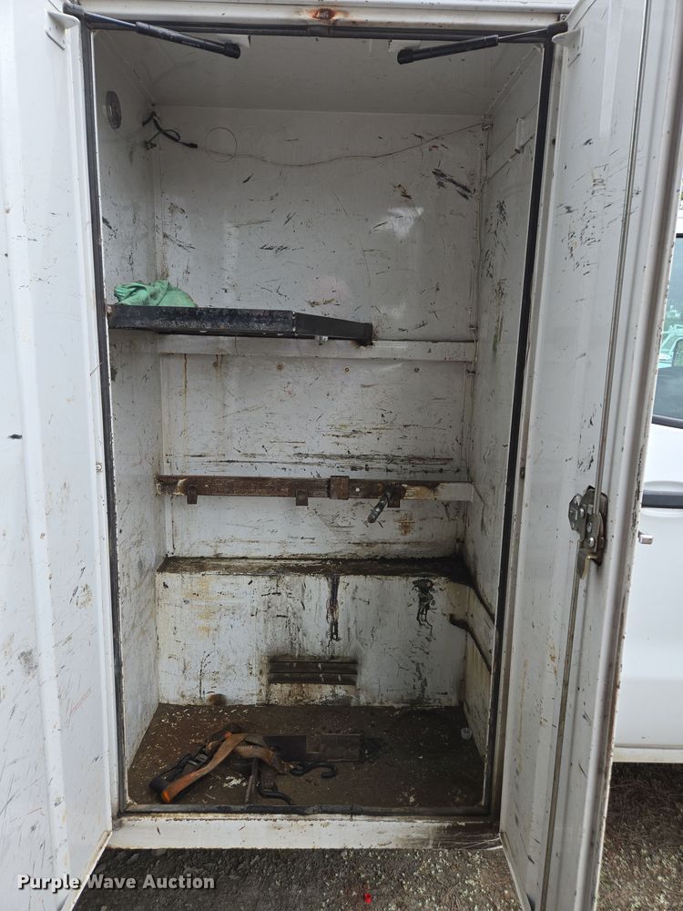 image for item EC0912 2018 Chevrolet Silverado 3500HD Double Cab flatbed pickup truck