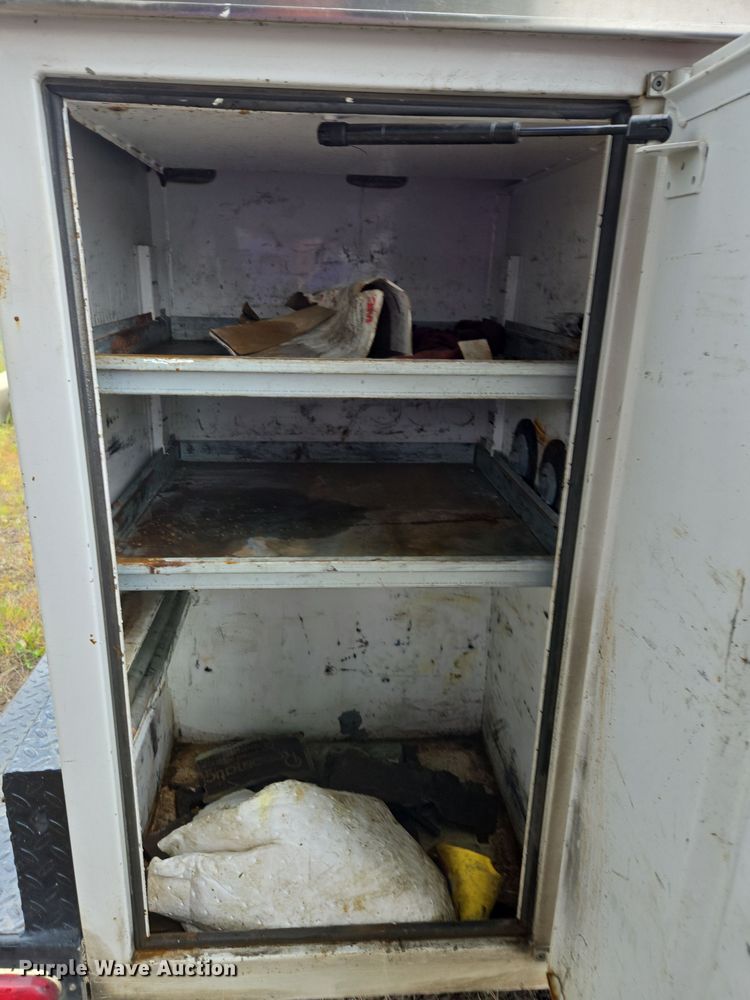 image for item EC0912 2018 Chevrolet Silverado 3500HD Double Cab flatbed pickup truck