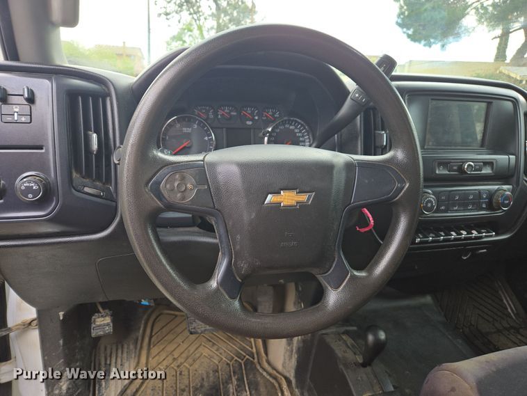 image for item EC0912 2018 Chevrolet Silverado 3500HD Double Cab flatbed pickup truck