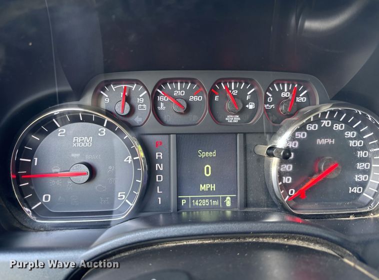 image for item EC0912 2018 Chevrolet Silverado 3500HD Double Cab flatbed pickup truck