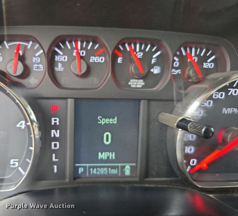 image for item EC0912 2018 Chevrolet Silverado 3500HD Double Cab flatbed pickup truck