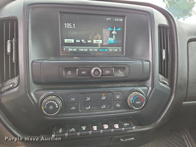 image for item EC0912 2018 Chevrolet Silverado 3500HD Double Cab flatbed pickup truck