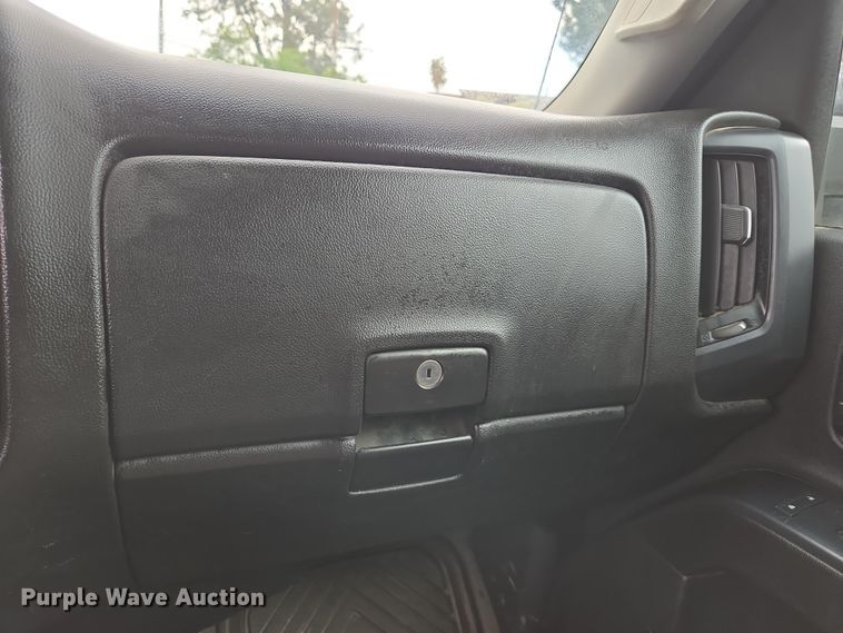 image for item EC0912 2018 Chevrolet Silverado 3500HD Double Cab flatbed pickup truck