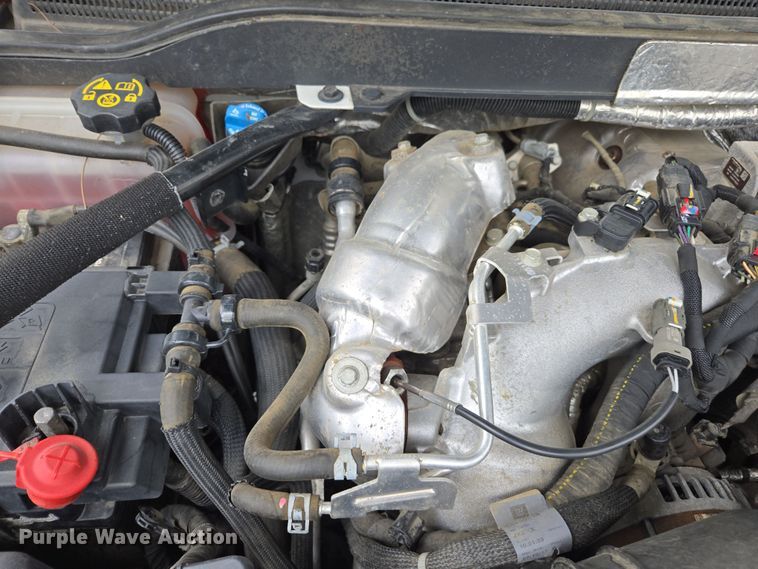 image for item EC0912 2018 Chevrolet Silverado 3500HD Double Cab flatbed pickup truck