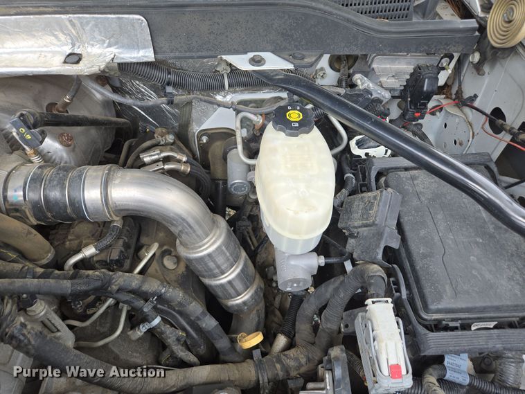 image for item EC0912 2018 Chevrolet Silverado 3500HD Double Cab flatbed pickup truck