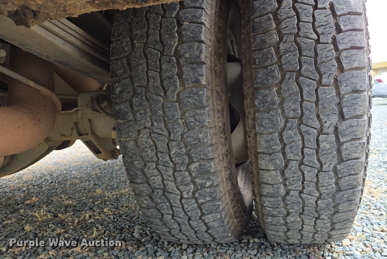 image for item EC0912 2018 Chevrolet Silverado 3500HD Double Cab flatbed pickup truck