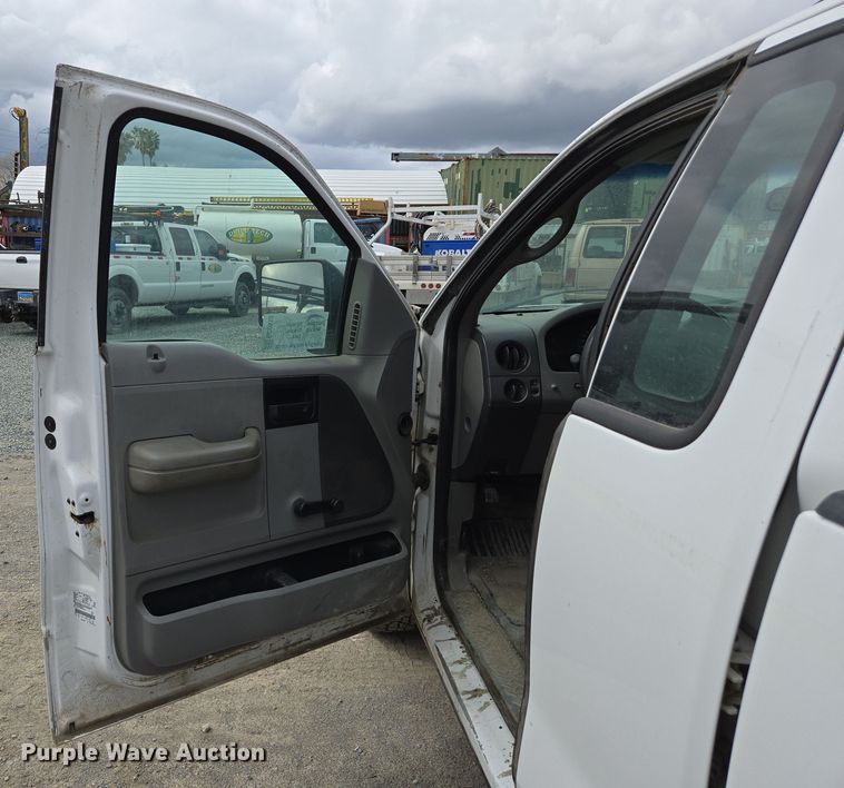 image for item EC0913 2006 Ford F150 pickup truck