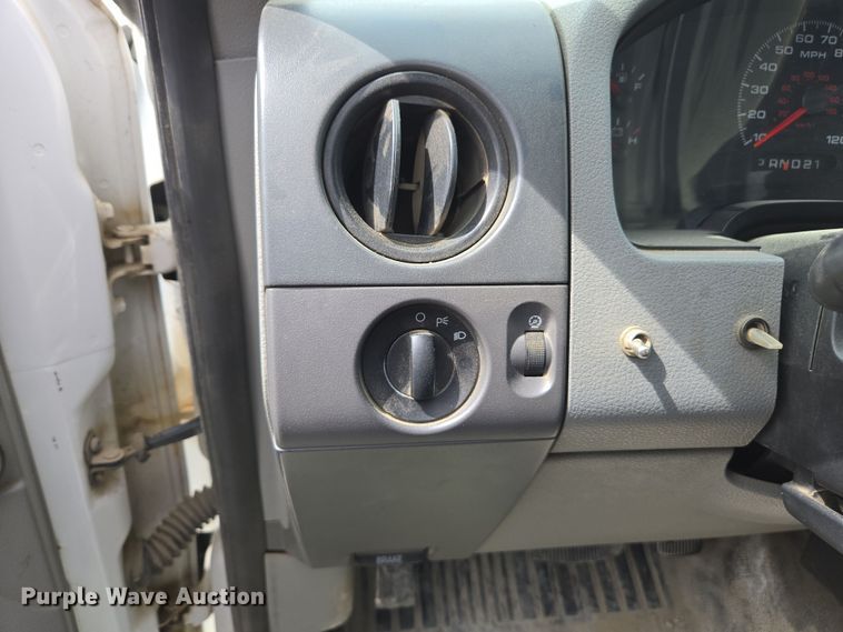 image for item EC0913 2006 Ford F150 pickup truck