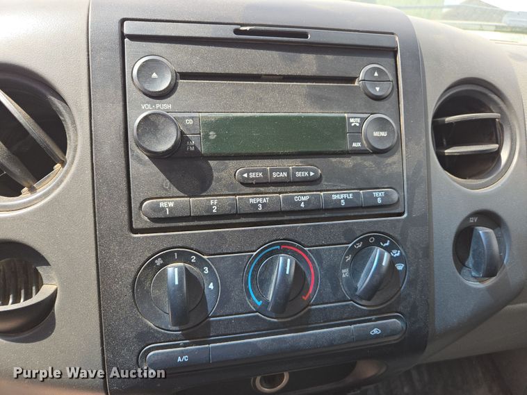 image for item EC0913 2006 Ford F150 pickup truck