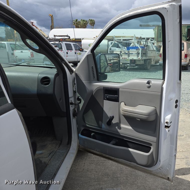 image for item EC0913 2006 Ford F150 pickup truck