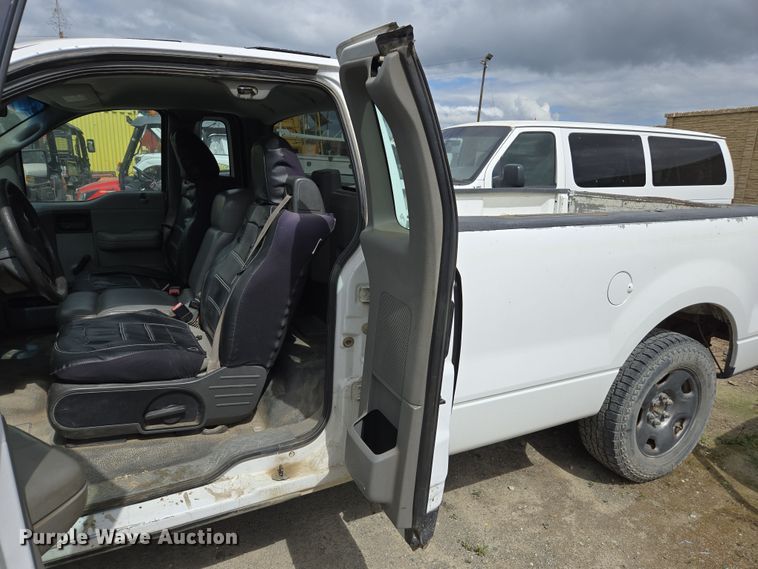 image for item EC0913 2006 Ford F150 pickup truck