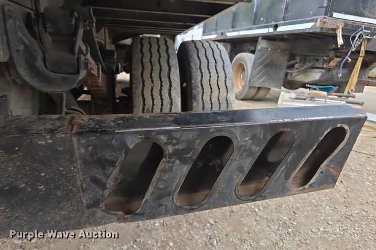 image for item EC0919 2012 Ford F550 Crew Cab flatbed truck