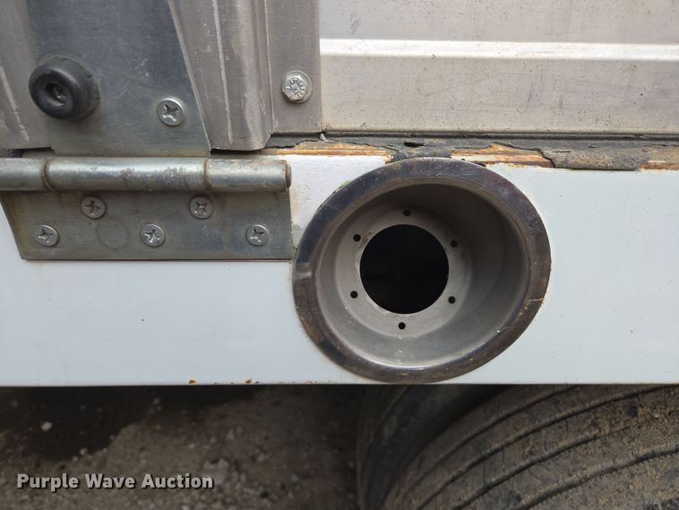 image for item EC0919 2012 Ford F550 Crew Cab flatbed truck