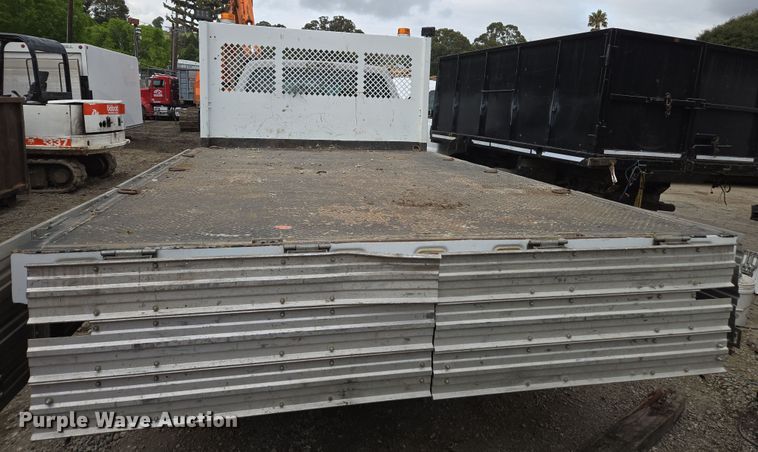 image for item EC0919 2012 Ford F550 Crew Cab flatbed truck