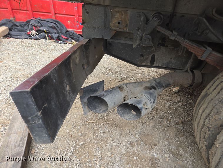 image for item EC0919 2012 Ford F550 Crew Cab flatbed truck