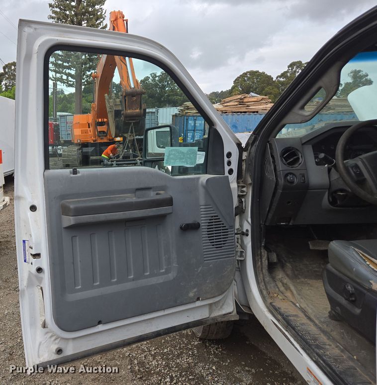 image for item EC0919 2012 Ford F550 Crew Cab flatbed truck