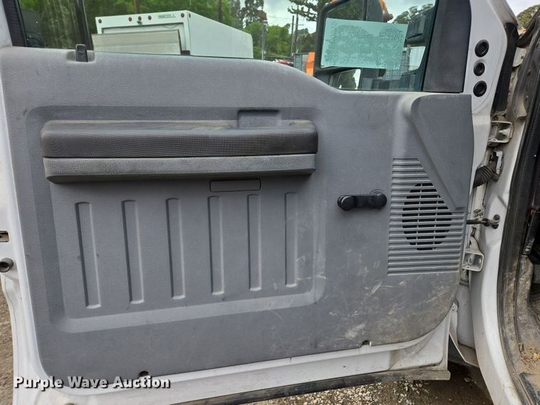 image for item EC0919 2012 Ford F550 Crew Cab flatbed truck