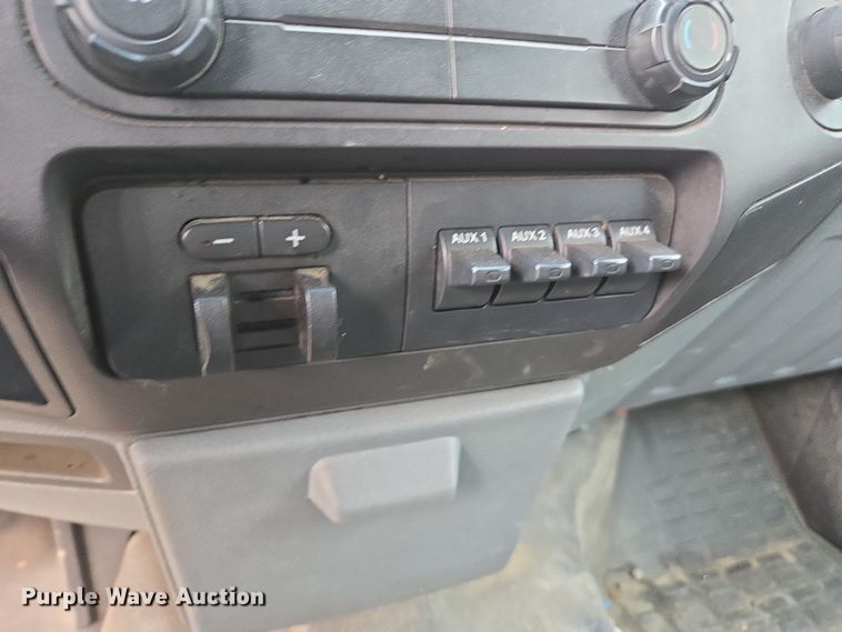 image for item EC0919 2012 Ford F550 Crew Cab flatbed truck