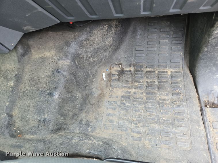 image for item EC0919 2012 Ford F550 Crew Cab flatbed truck