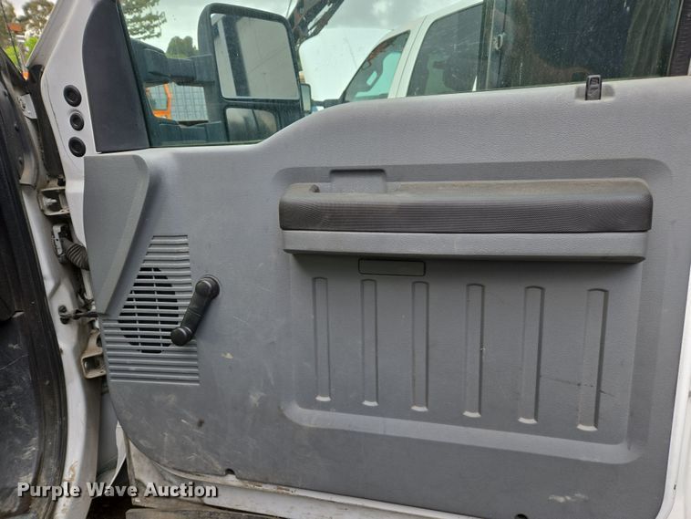 image for item EC0919 2012 Ford F550 Crew Cab flatbed truck