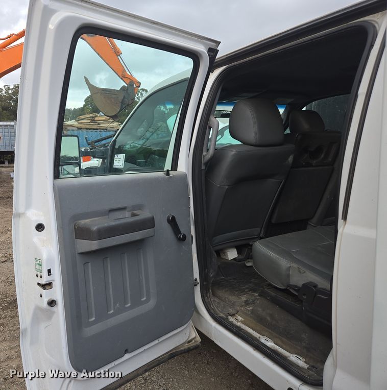 image for item EC0919 2012 Ford F550 Crew Cab flatbed truck